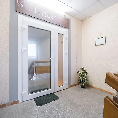 Lollo Graiciuno - Lollo Hostel