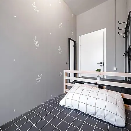 Lollo Graiciuno - Lollo Hostel *